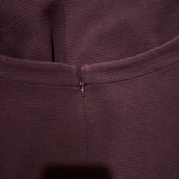 Loft Ribbed Maroon 3/4 length sleeve mini dress Sz 6P - Picture 3 of 5